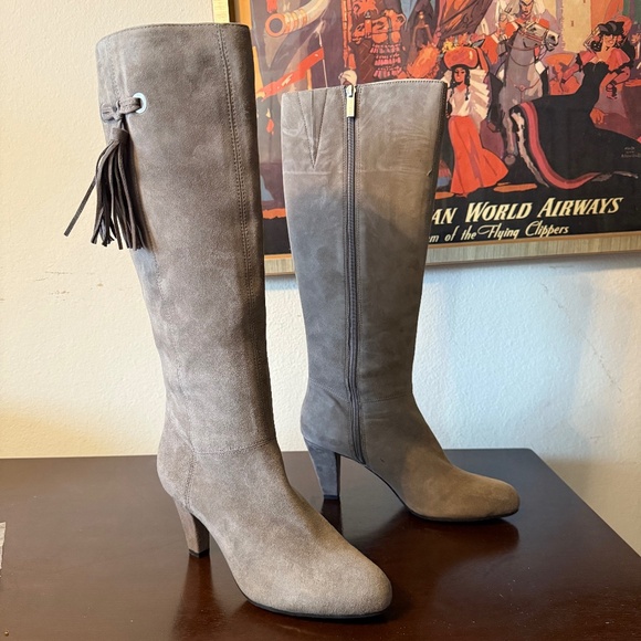 Bandolino “Bobacia” Suede Tassel Knee High Boots - Gray - Size 9 1/2 - Picture 1 of 12